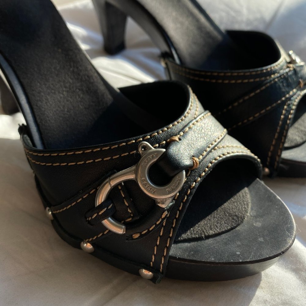 BALLY heels